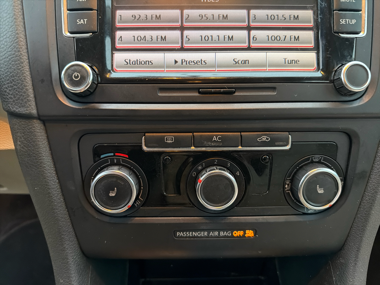 Volkswagen Jetta SportWagen 4dr Auto SE PZEV 2011