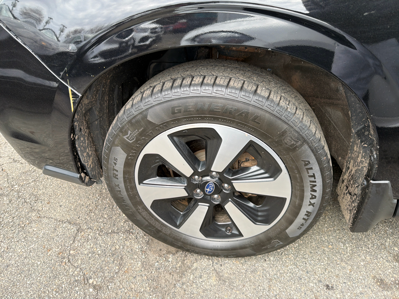 Subaru Forester 2.5i Limited CVT 2017