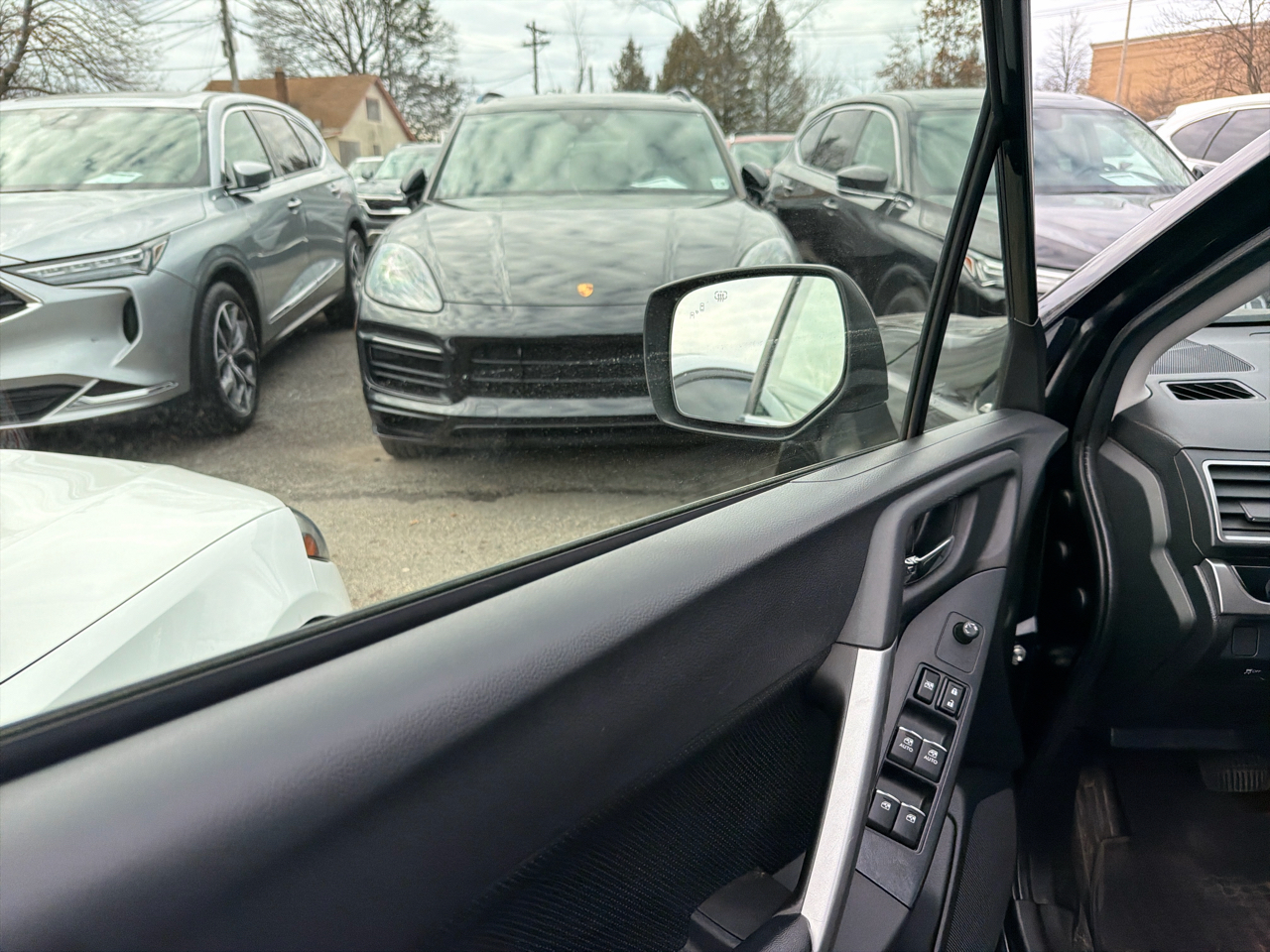 Subaru Forester 2.5i Limited CVT 2017