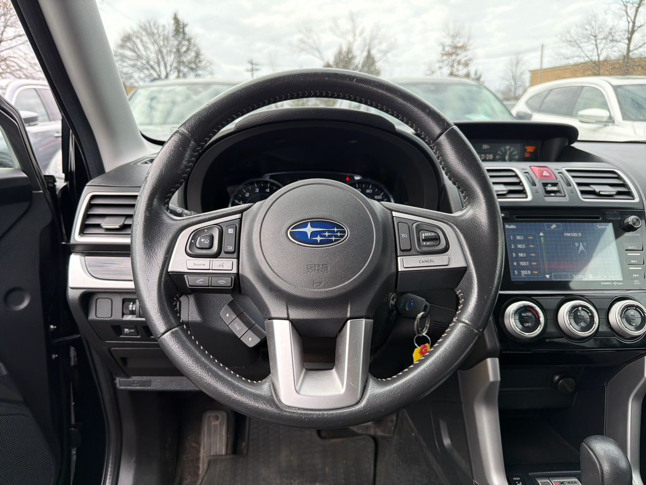 Subaru Forester 2.5i Limited CVT 2017