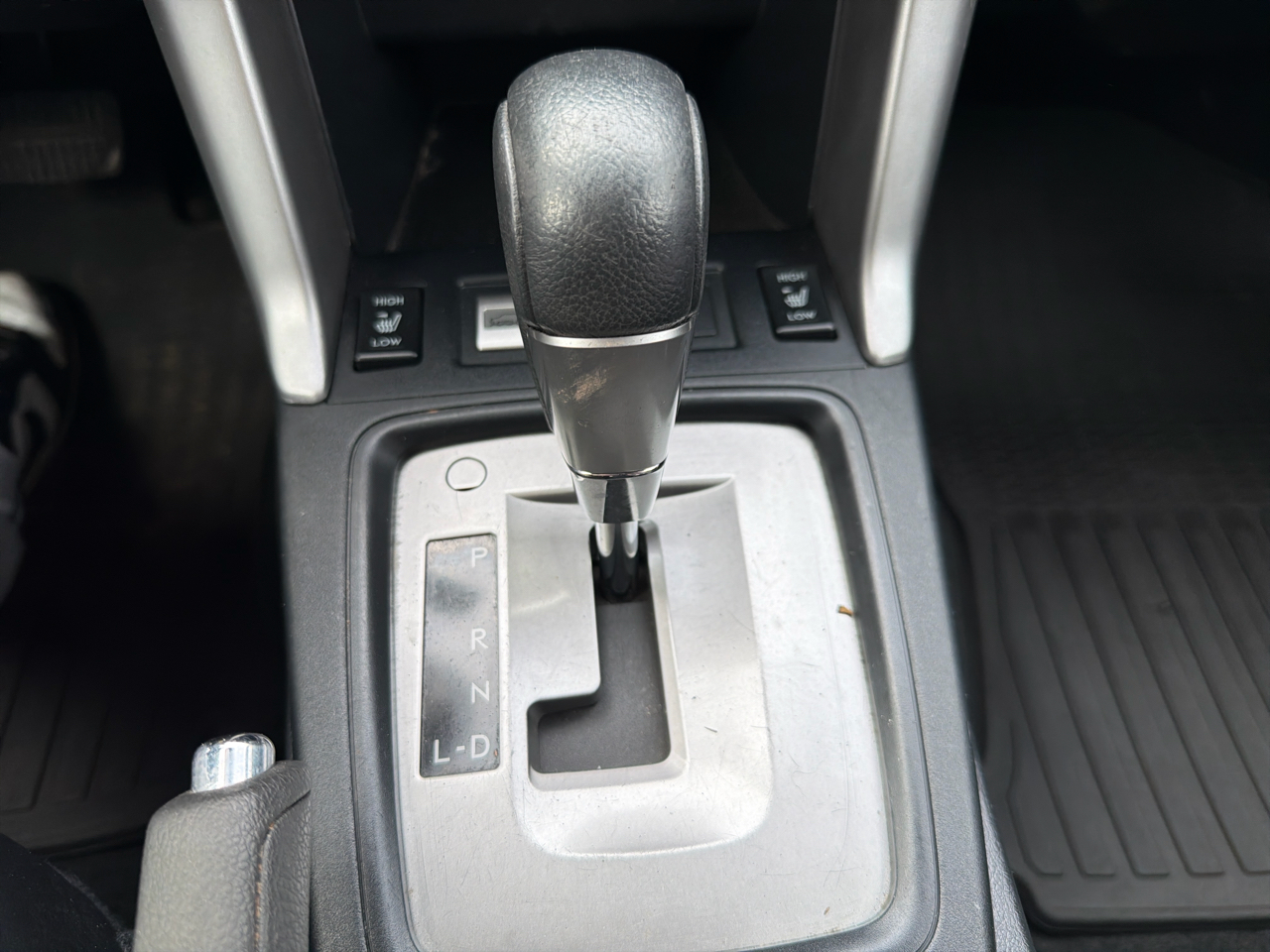 Subaru Forester 2.5i Limited CVT 2017