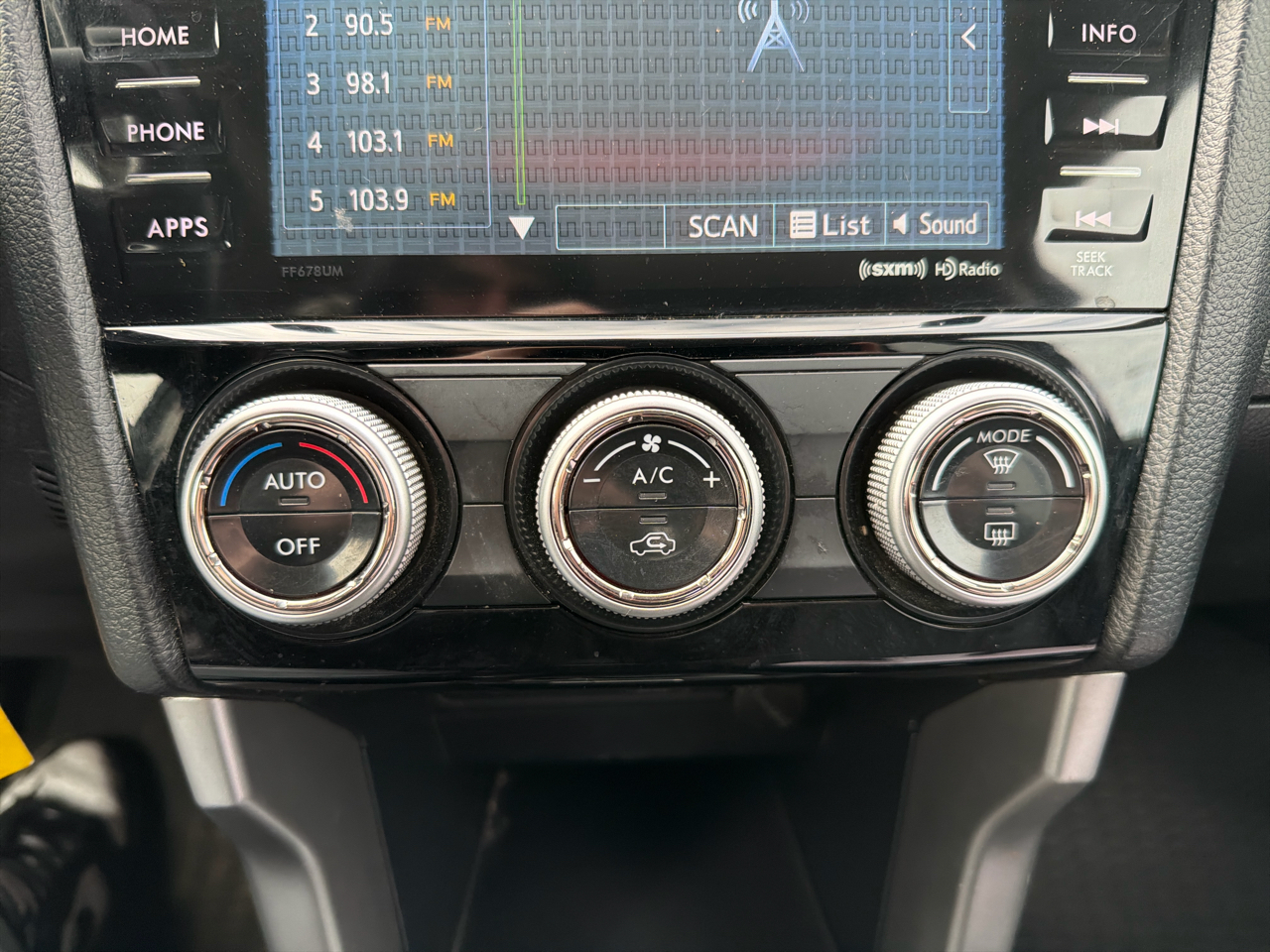 Subaru Forester 2.5i Limited CVT 2017