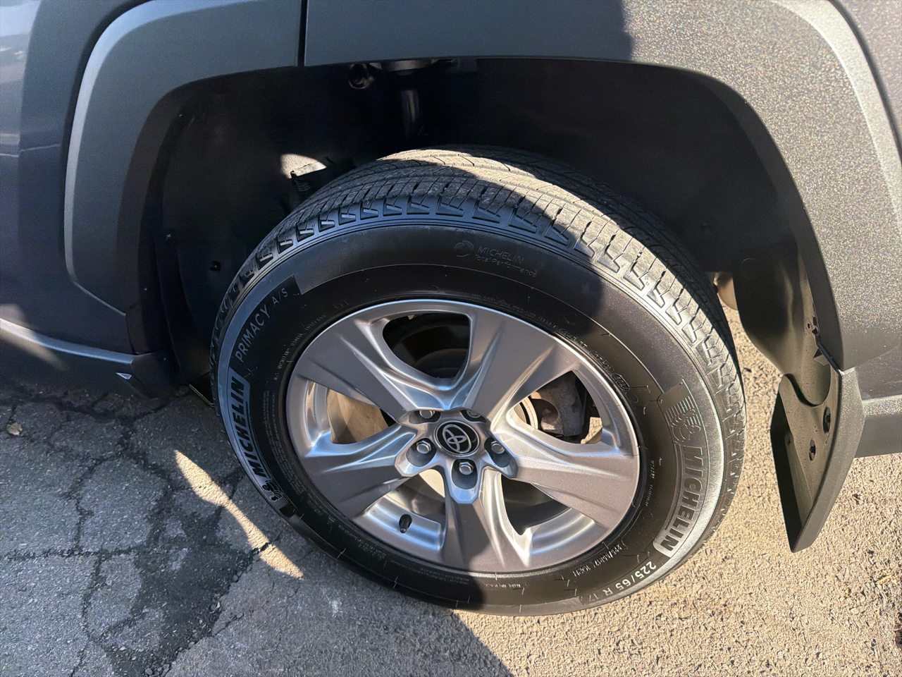 Toyota RAV4 XLE AWD (Natl) 2023