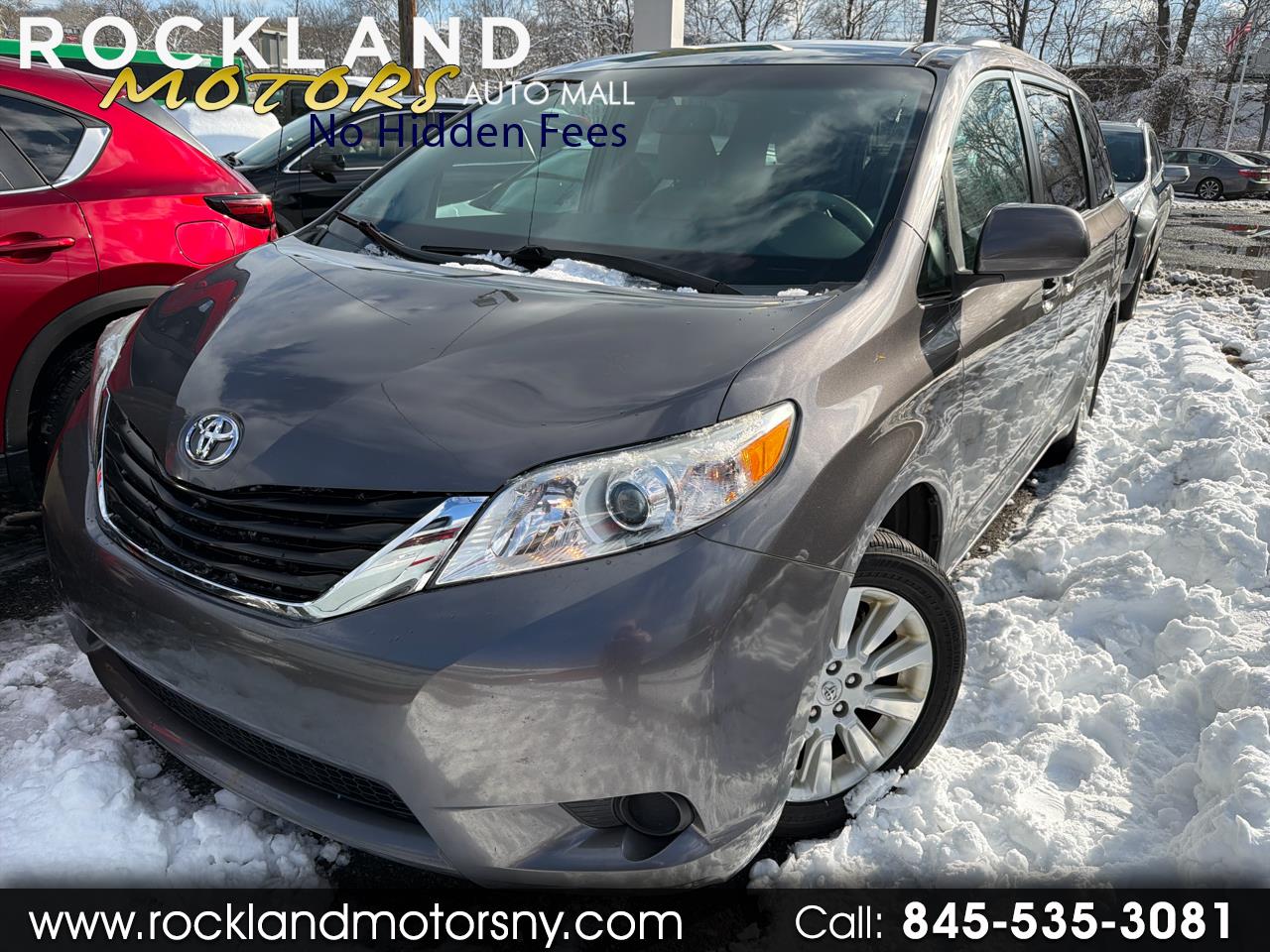 2014 Toyota Sienna 5dr 7-Pass Van V6 LE AWD (Natl)