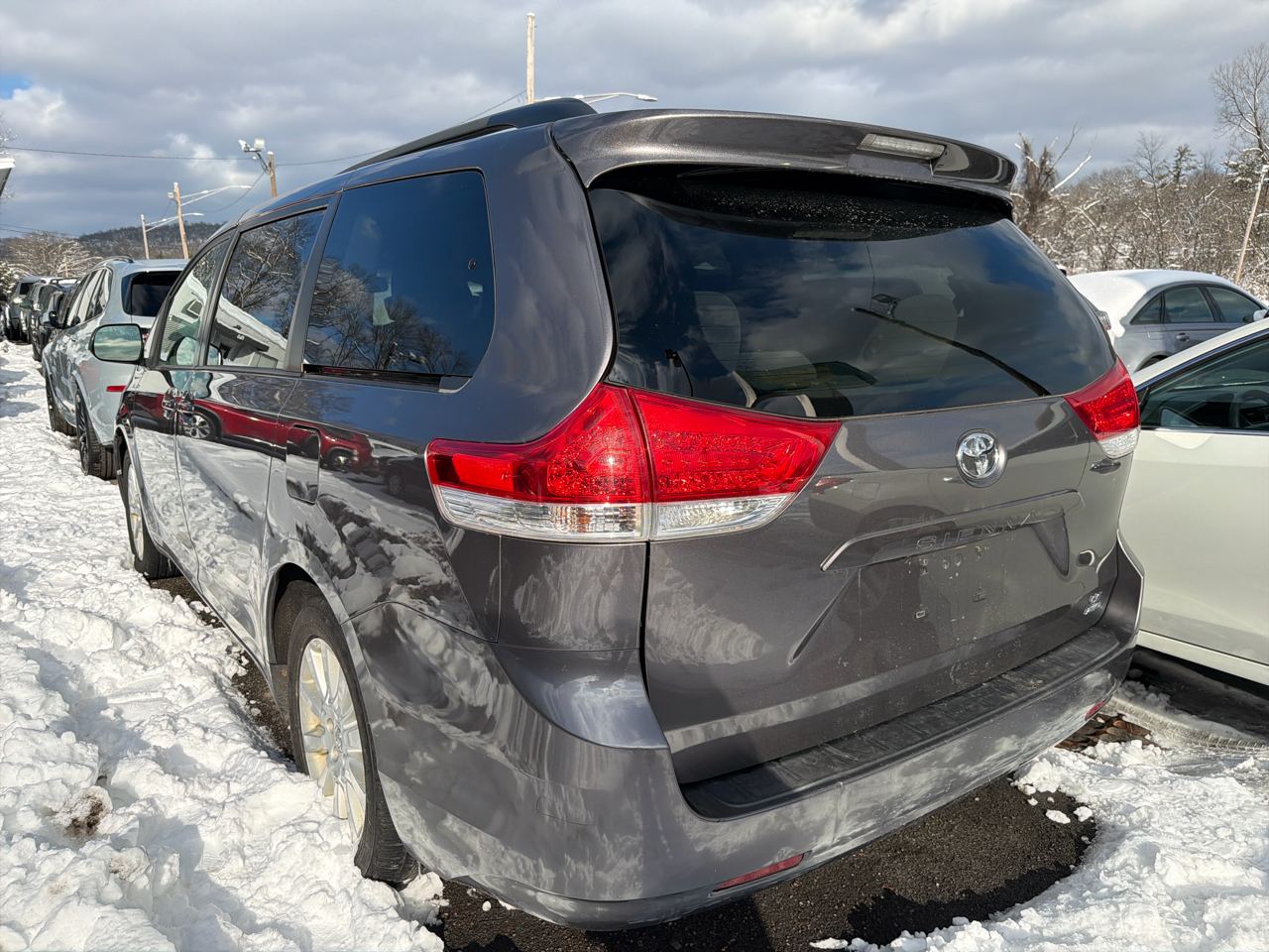 Toyota Sienna 5dr 7-Pass Van V6 LE AWD (Natl) 2014