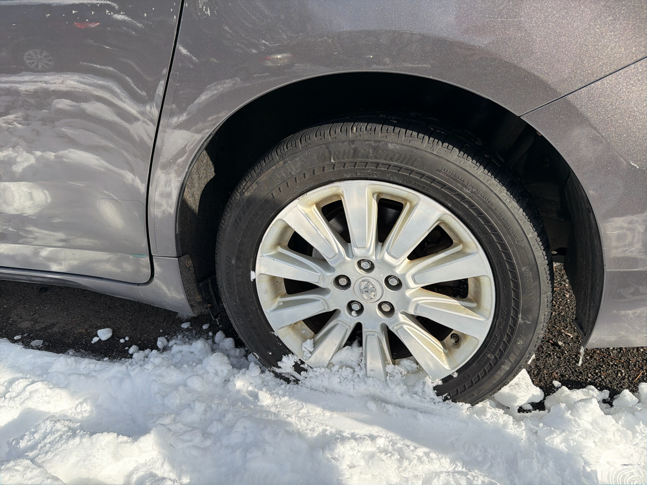 Toyota Sienna 5dr 7-Pass Van V6 LE AWD (Natl) 2014