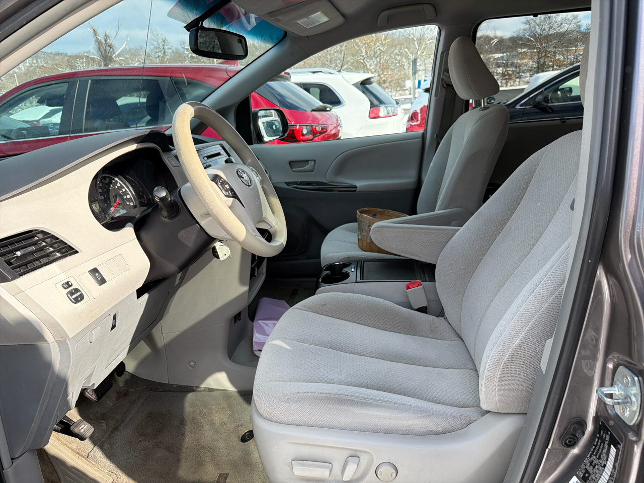 Toyota Sienna 5dr 7-Pass Van V6 LE AWD (Natl) 2014