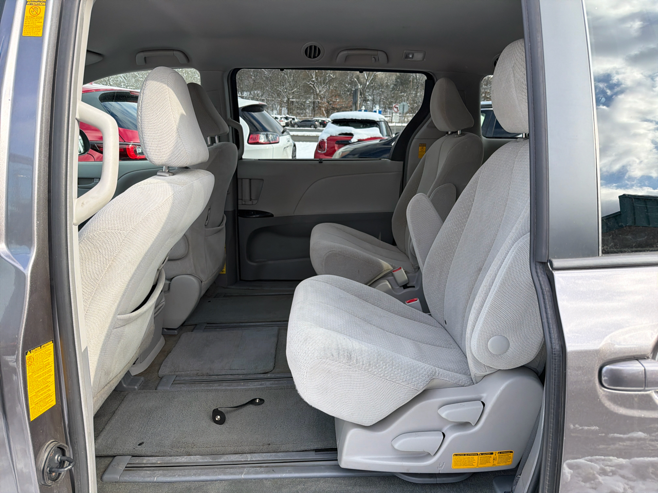 Toyota Sienna 5dr 7-Pass Van V6 LE AWD (Natl) 2014