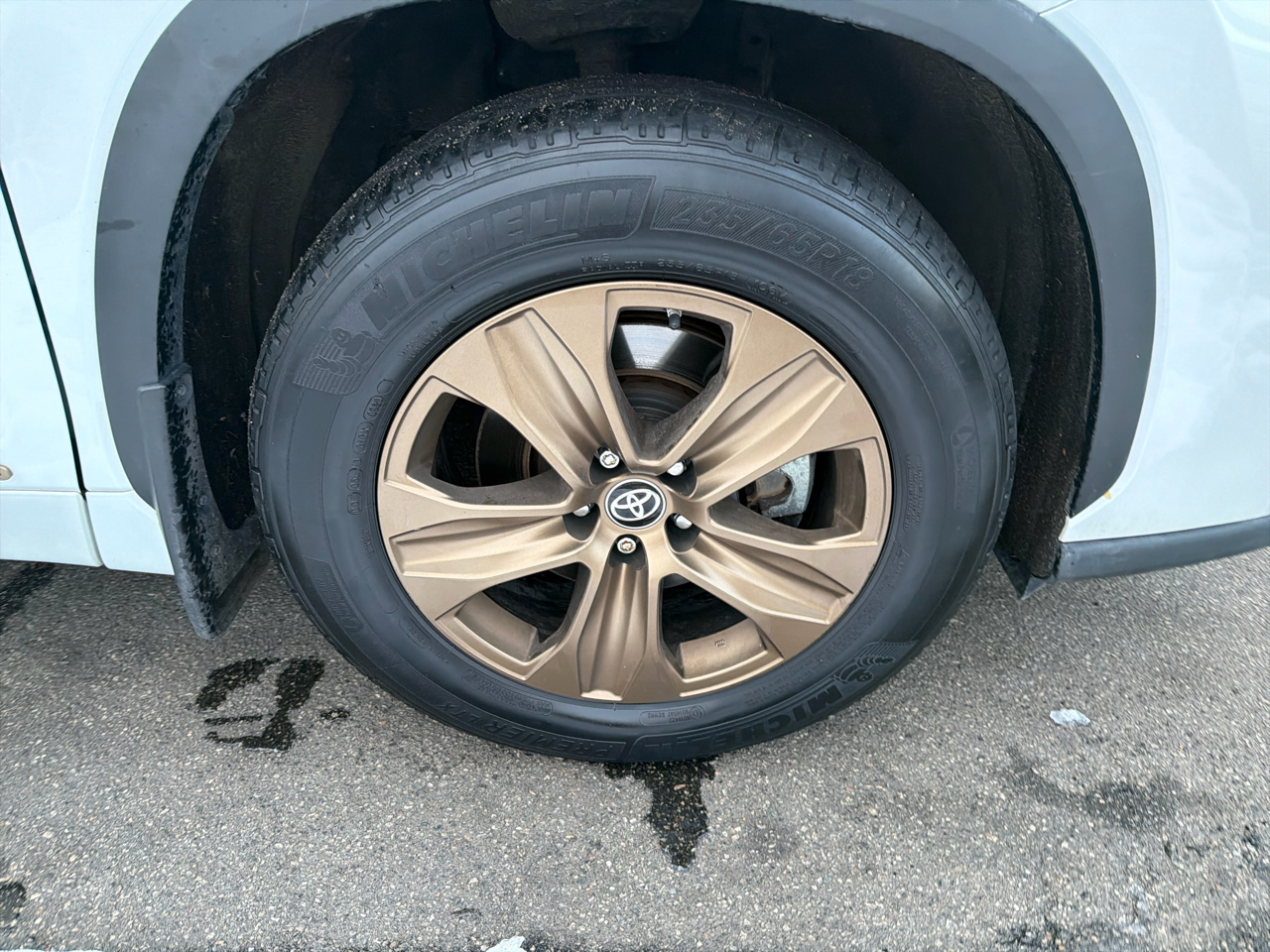 Toyota Highlander Hybrid Bronze Edition AWD (Natl) 2023