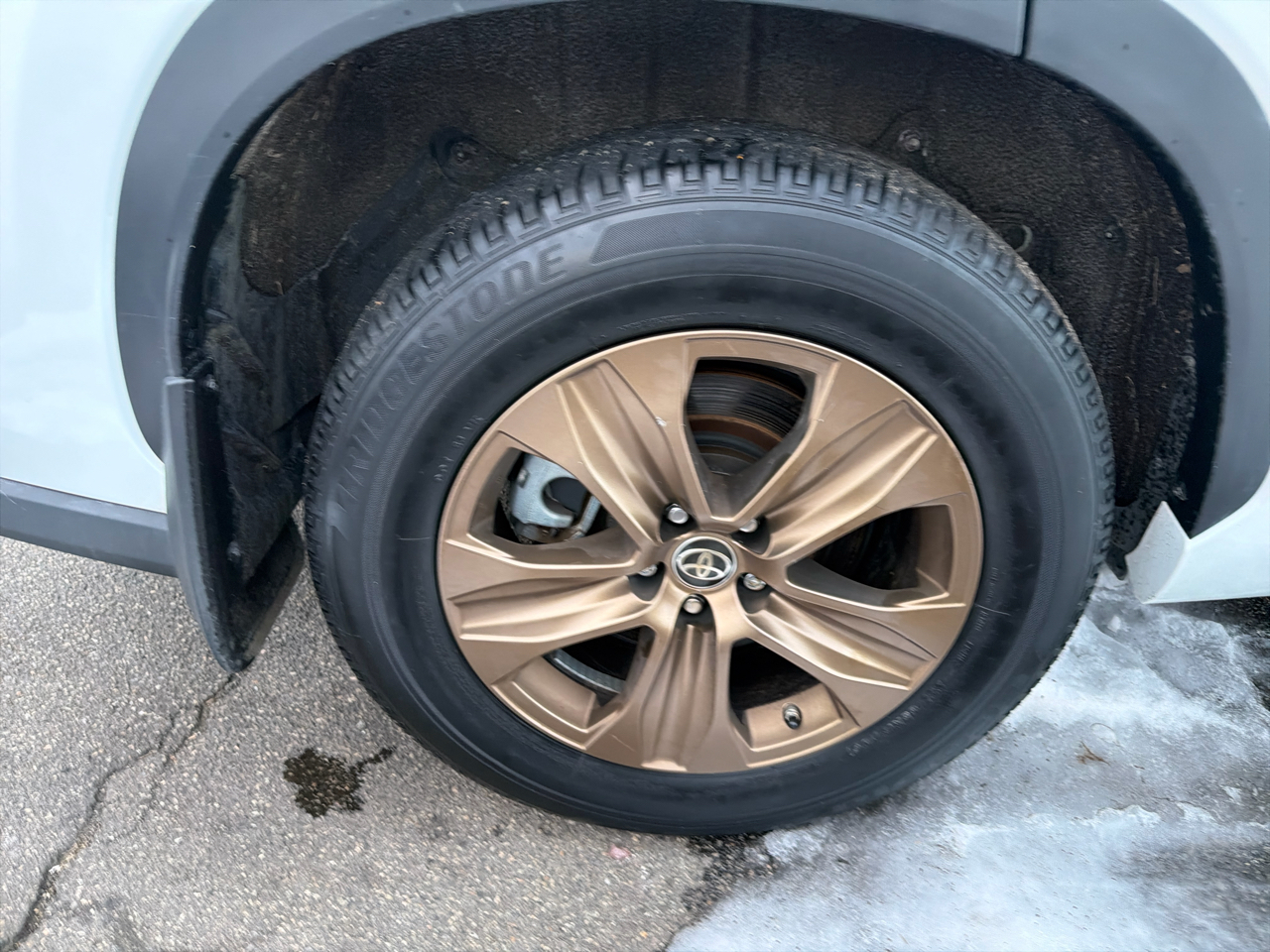 Toyota Highlander Hybrid Bronze Edition AWD (Natl) 2023