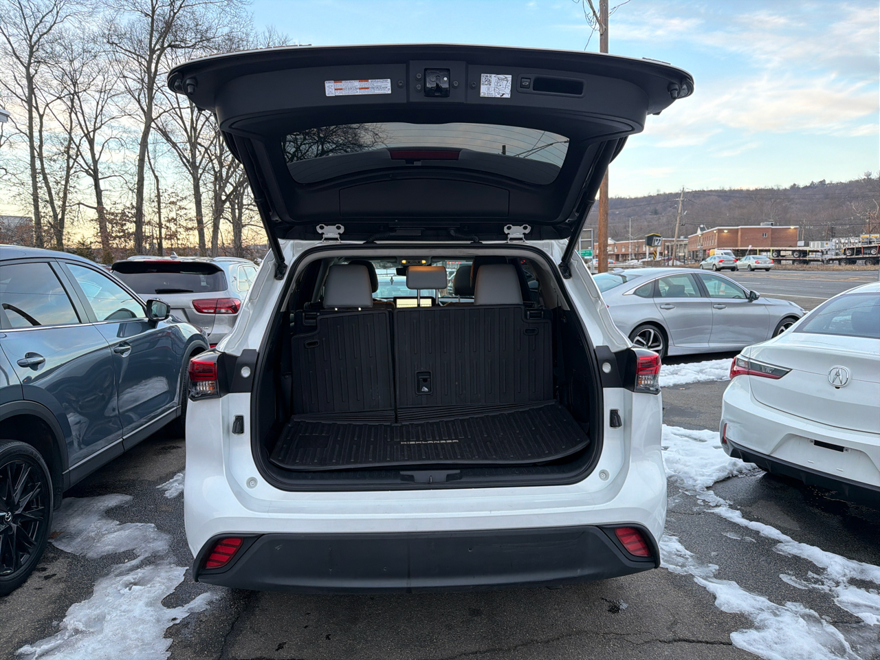 Toyota Highlander Hybrid Bronze Edition AWD (Natl) 2023