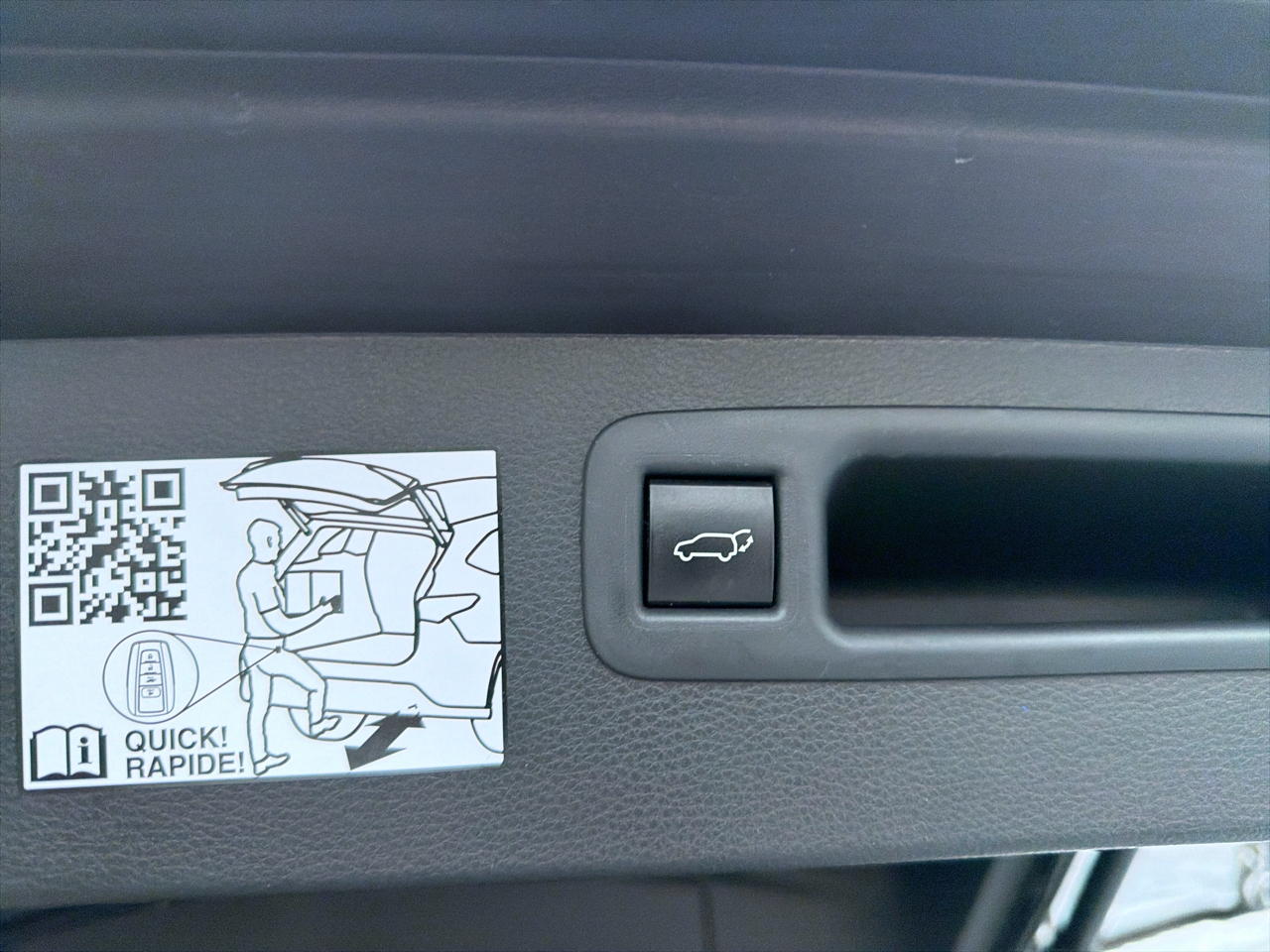 Toyota Highlander Hybrid Bronze Edition AWD (Natl) 2023