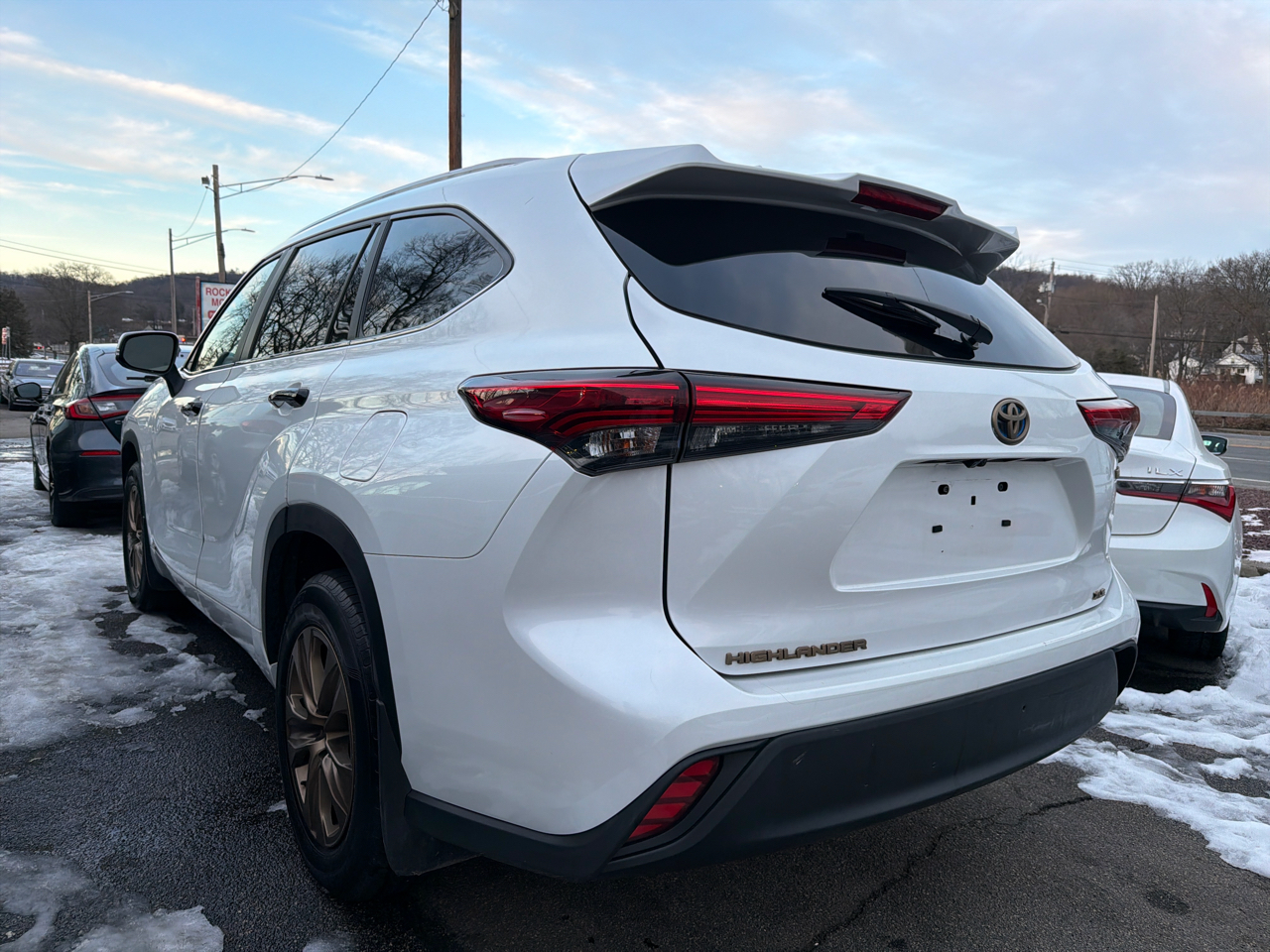 Toyota Highlander Hybrid Bronze Edition AWD (Natl) 2023