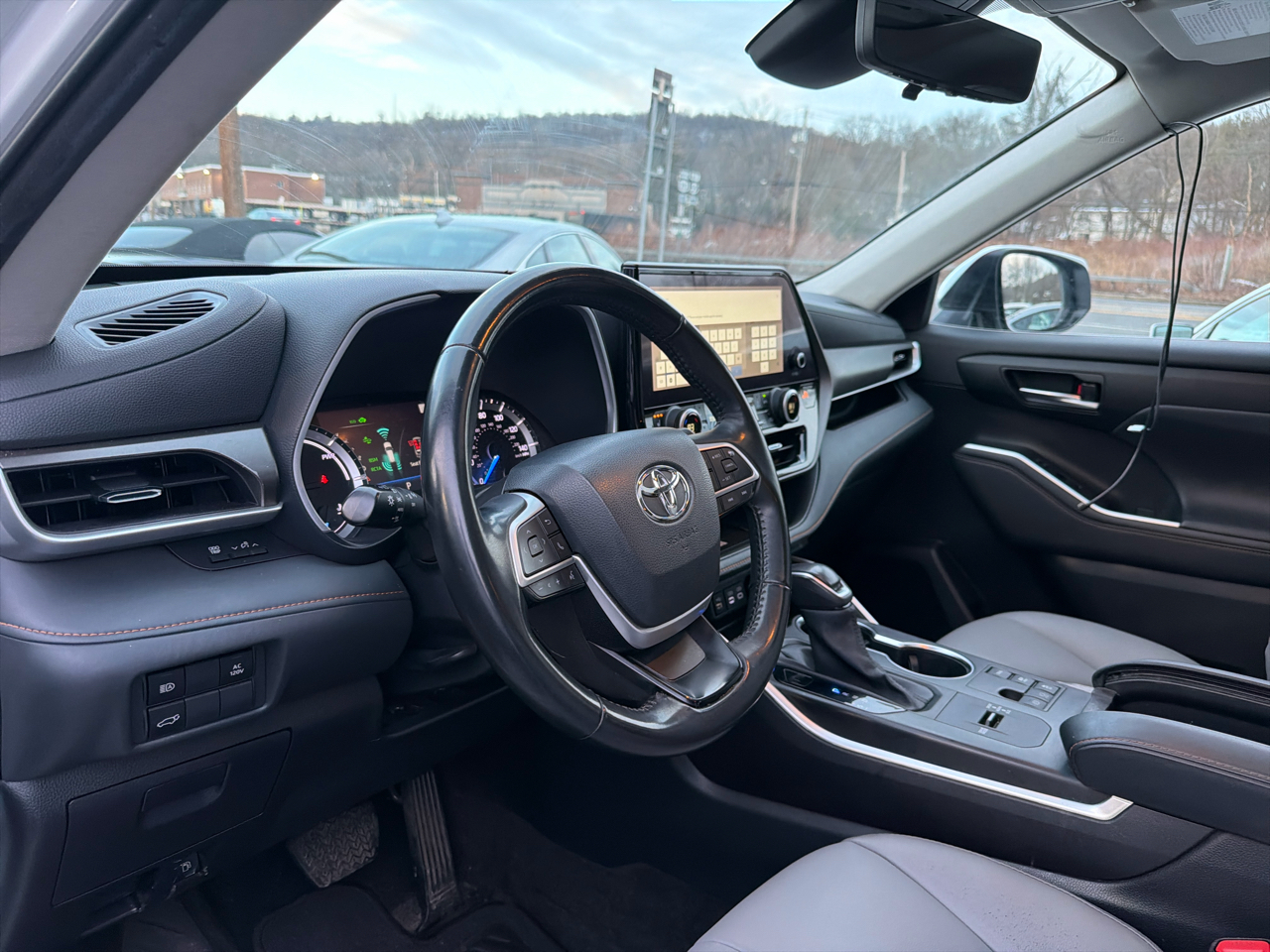 Toyota Highlander Hybrid Bronze Edition AWD (Natl) 2023