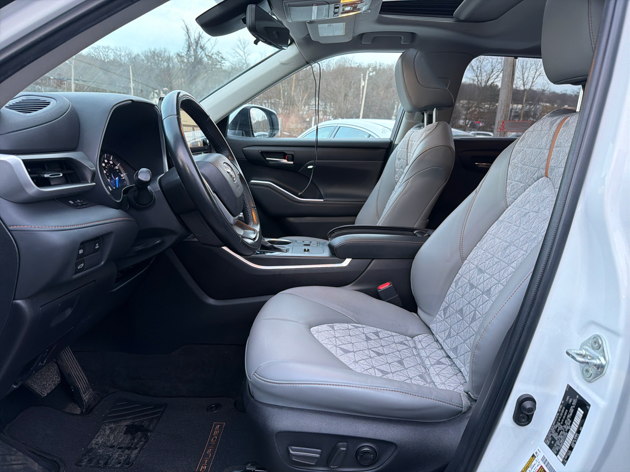 Toyota Highlander Hybrid Bronze Edition AWD (Natl) 2023