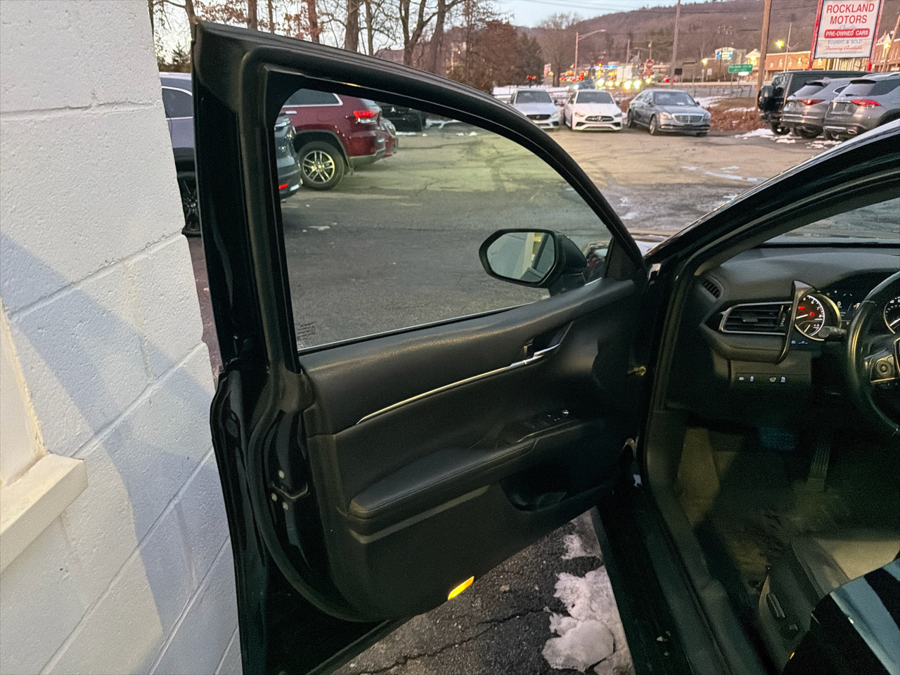 Toyota Camry XLE Auto AWD (Natl) 2021