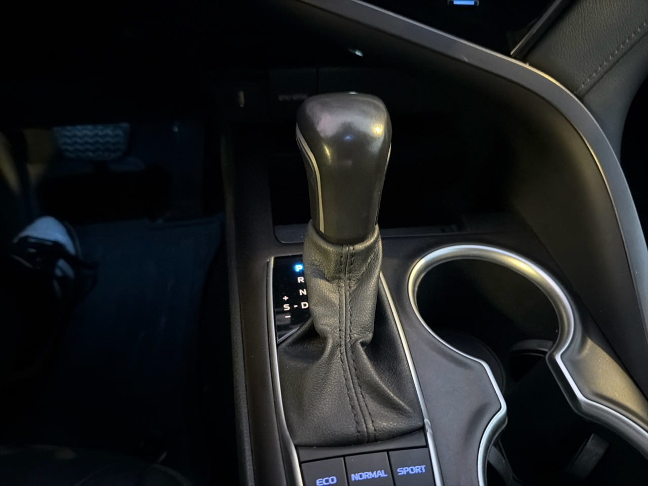 Toyota Camry XLE Auto AWD (Natl) 2021