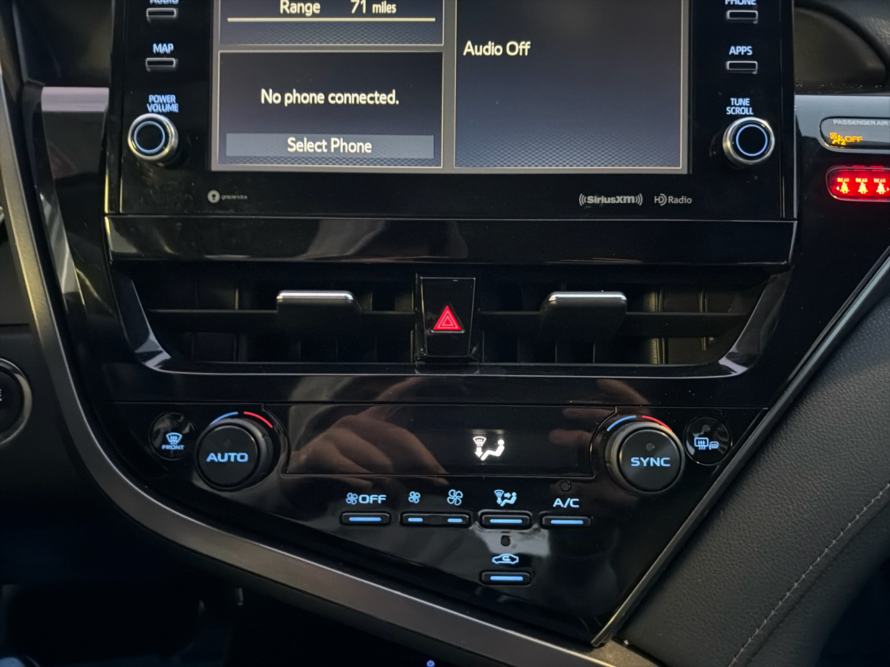 Toyota Camry XLE Auto AWD (Natl) 2021