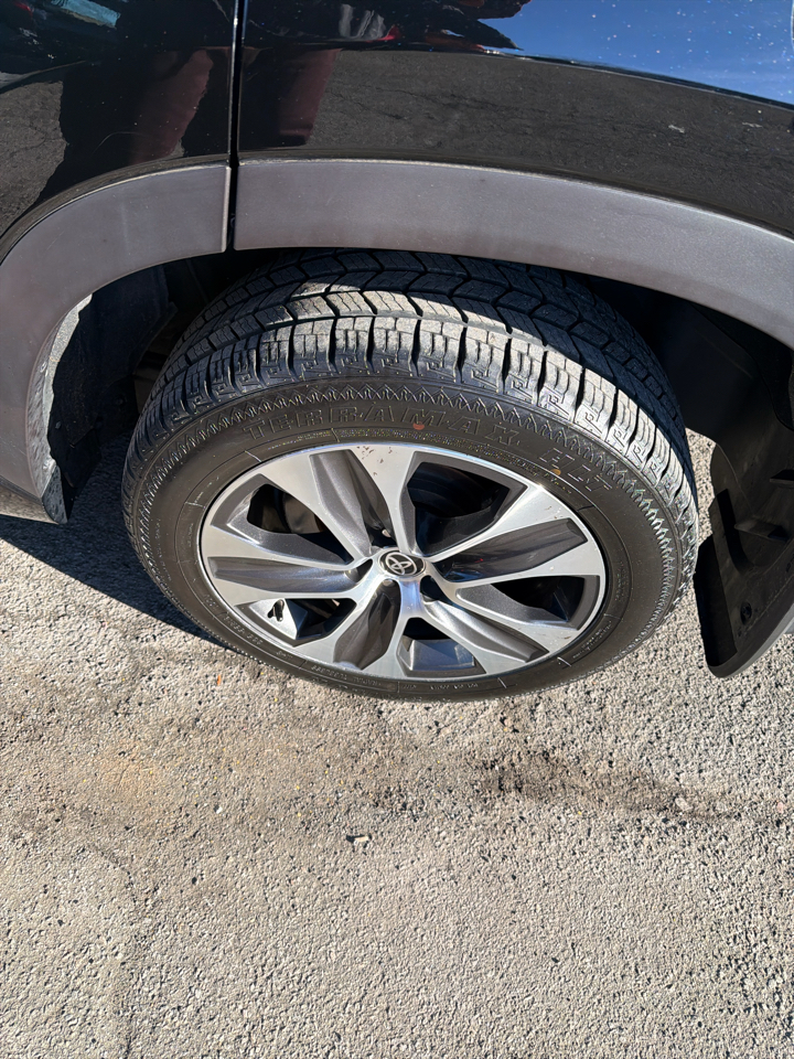 Toyota Highlander XLE AWD (Natl) 2021