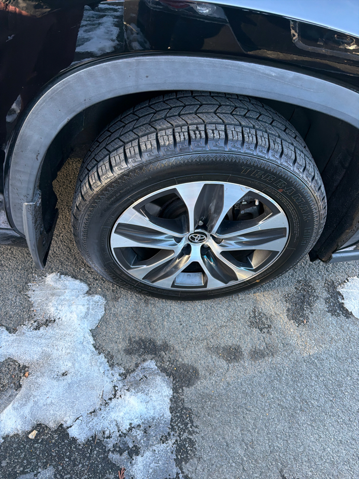 Toyota Highlander XLE AWD (Natl) 2021