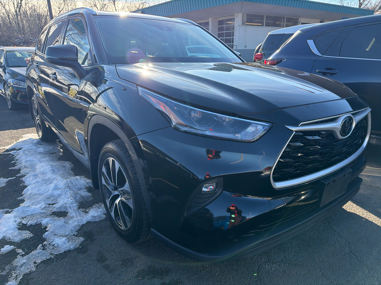 Toyota Highlander XLE AWD (Natl) 2021