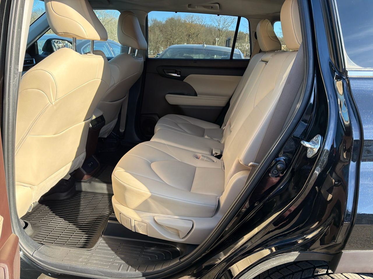 Toyota Highlander XLE AWD (Natl) 2021