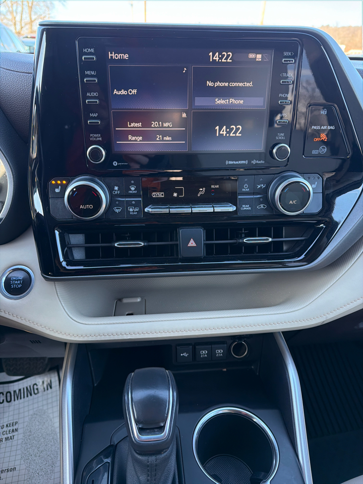 Toyota Highlander XLE AWD (Natl) 2021