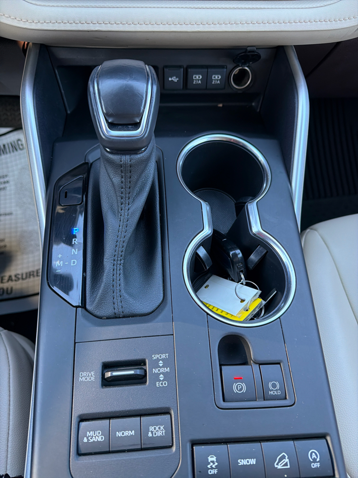 Toyota Highlander XLE AWD (Natl) 2021