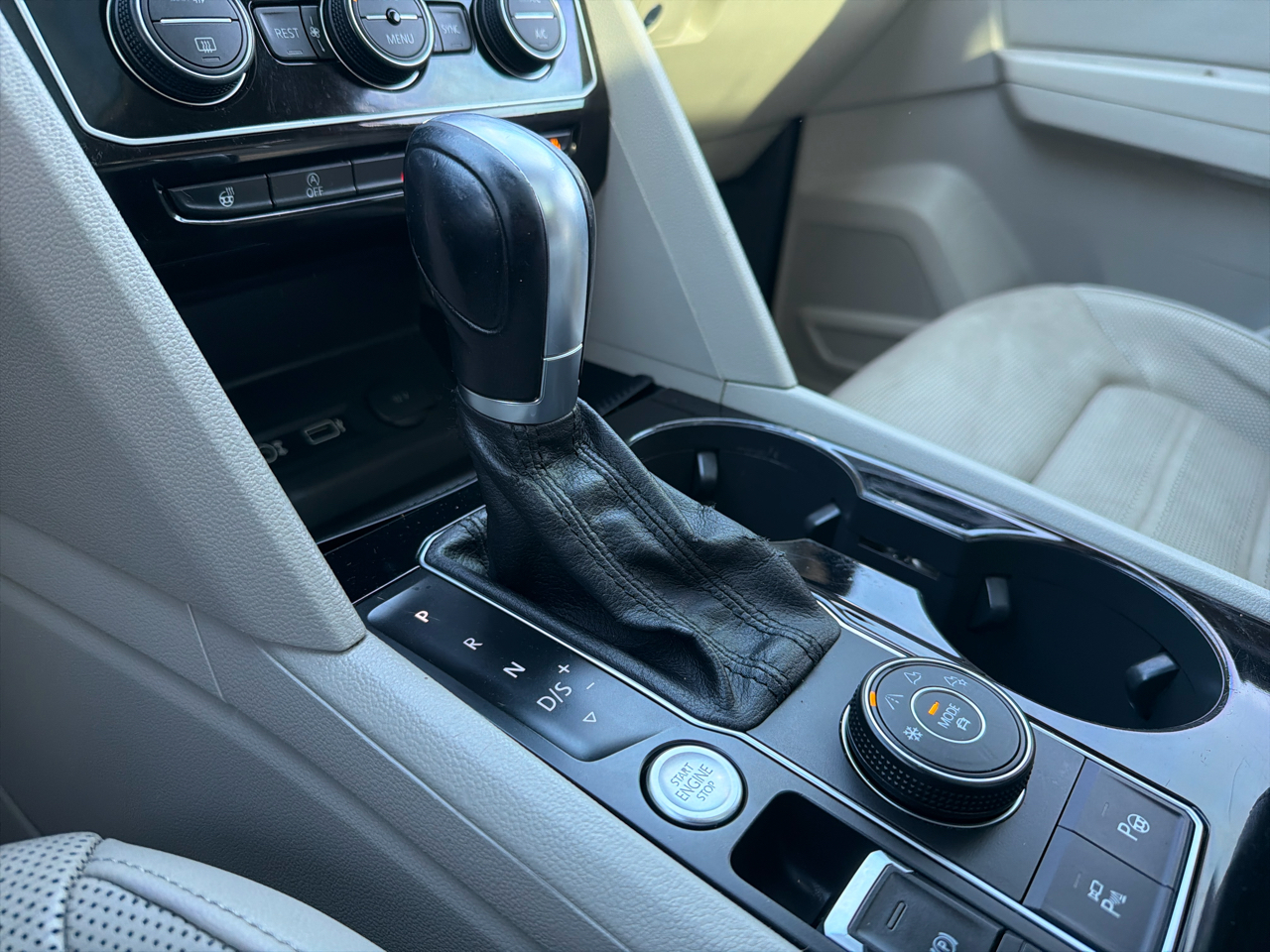 Volkswagen Atlas 3.6L V6 SEL Premium 4MOTION 2018