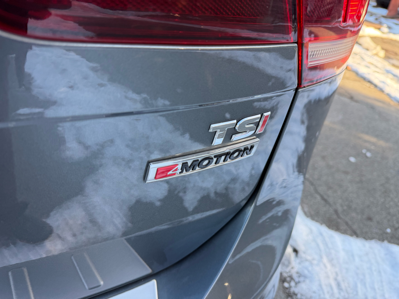 Volkswagen Tiguan 2.0T SEL Premium 4MOTION 2018