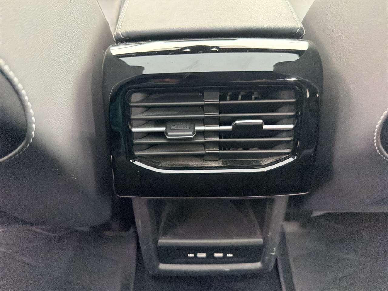 Volkswagen ID.4 Pro S AWD w/SK On Battery 2023