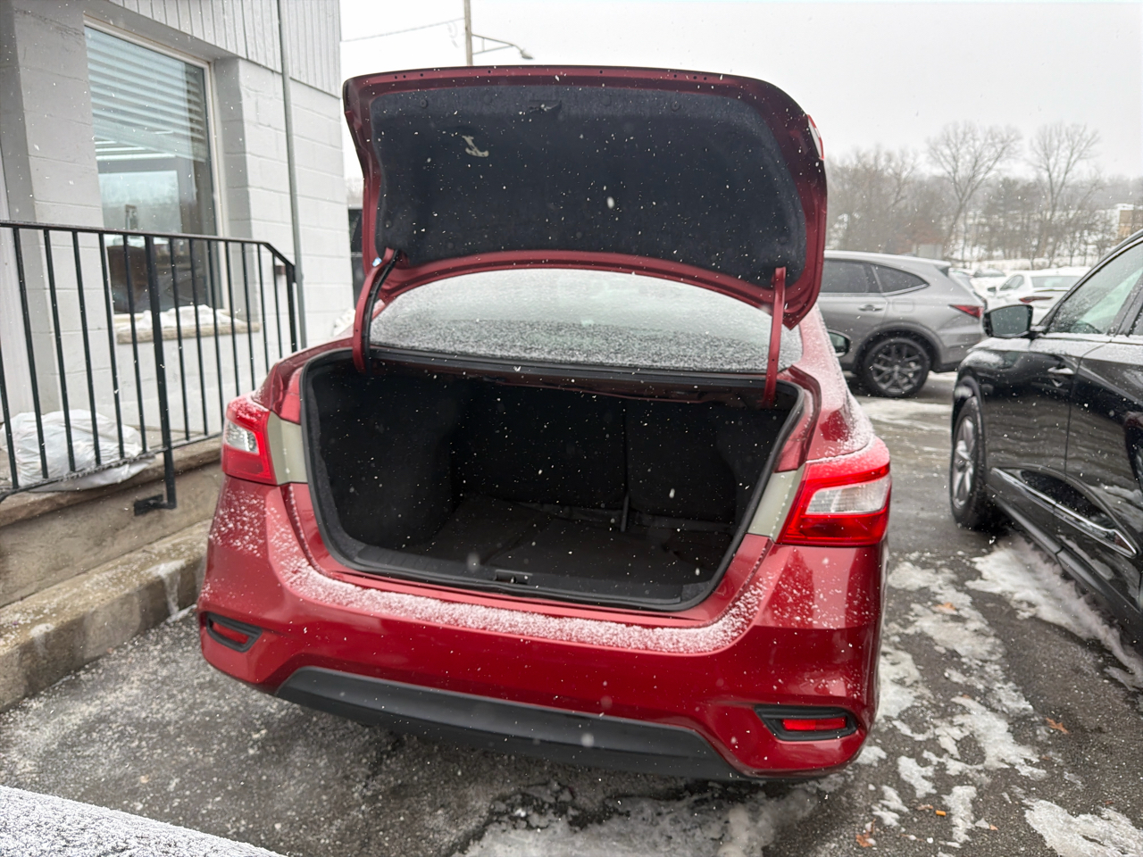 Nissan Sentra 4dr Sdn I4 CVT SV 2016