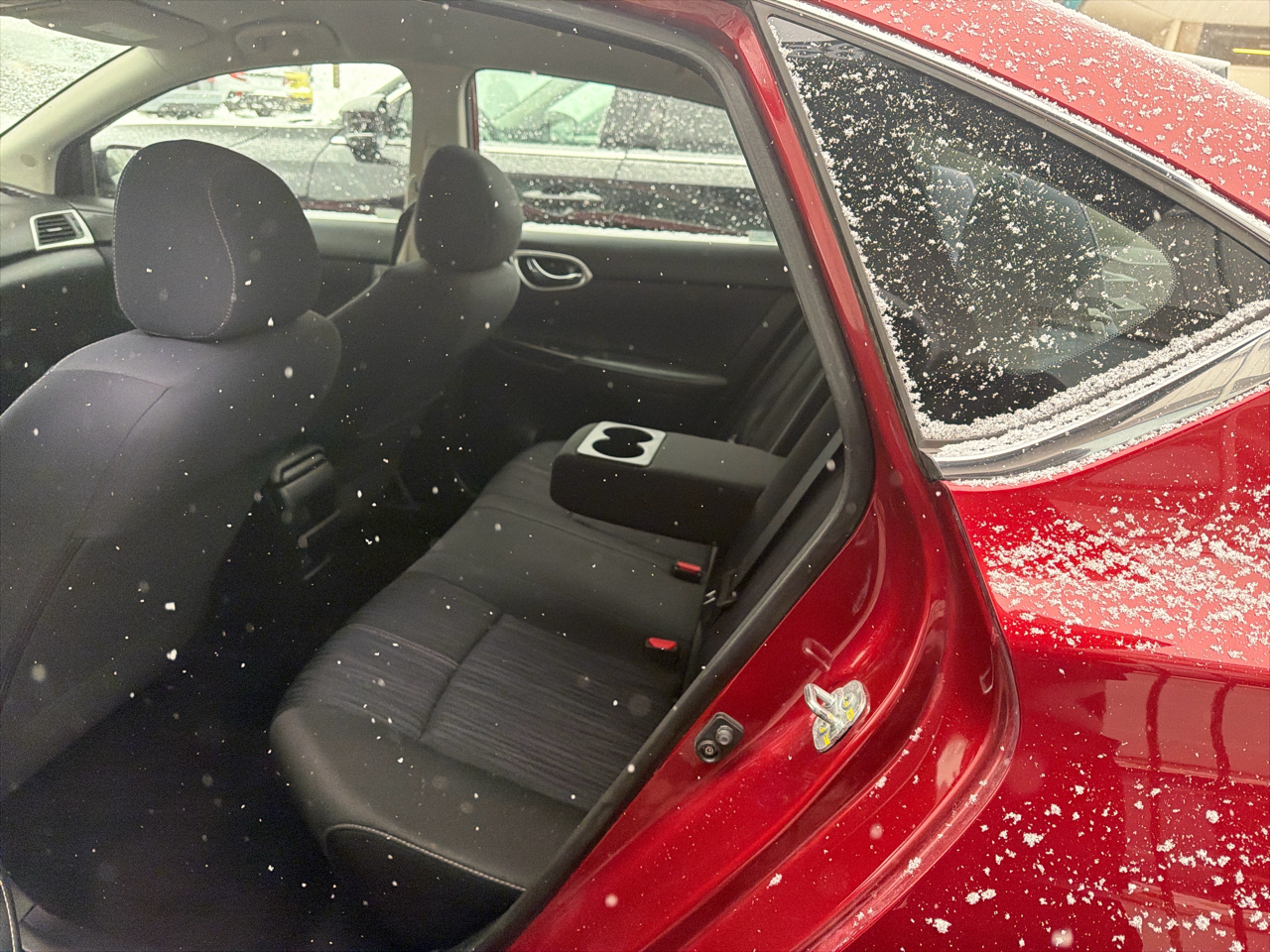 Nissan Sentra 4dr Sdn I4 CVT SV 2016