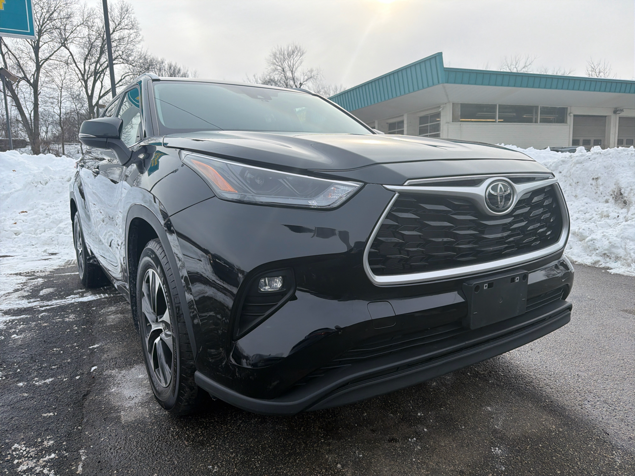 Toyota Highlander XLE AWD (Natl) 2023