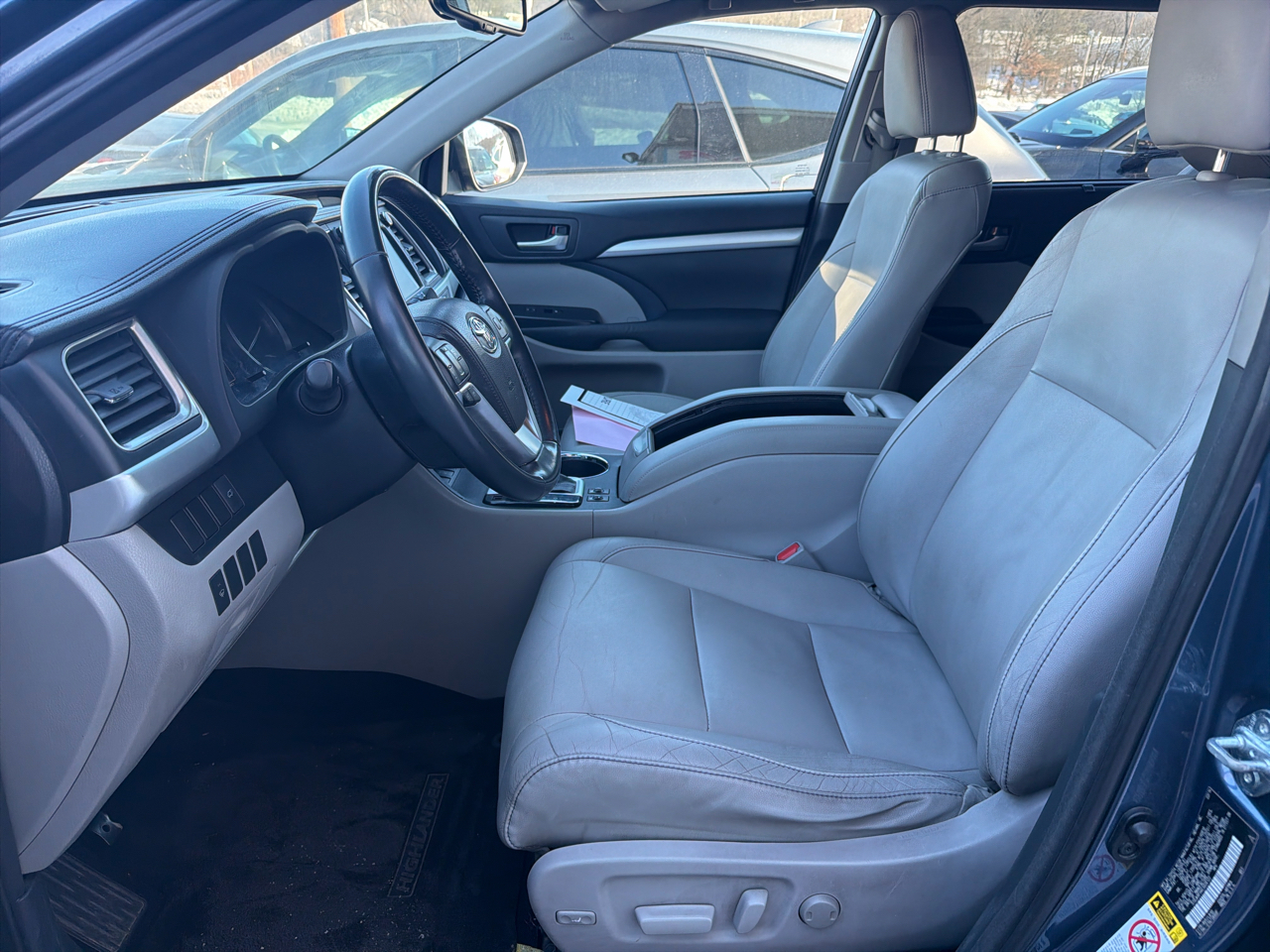 Toyota Highlander AWD 4dr V6 XLE (Natl) 2014