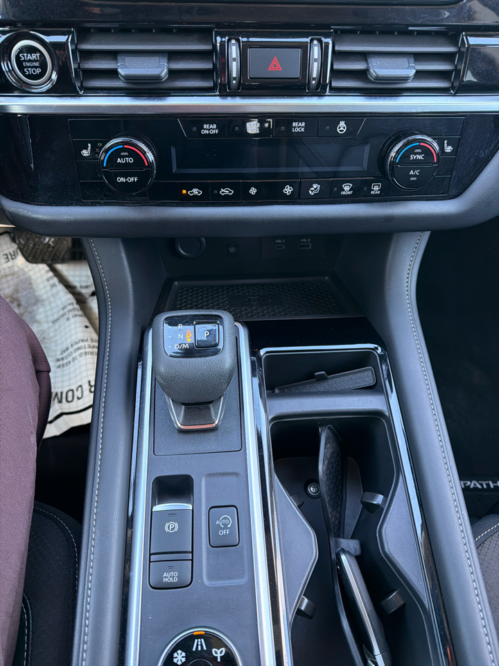 Nissan Pathfinder SL 4WD 2024