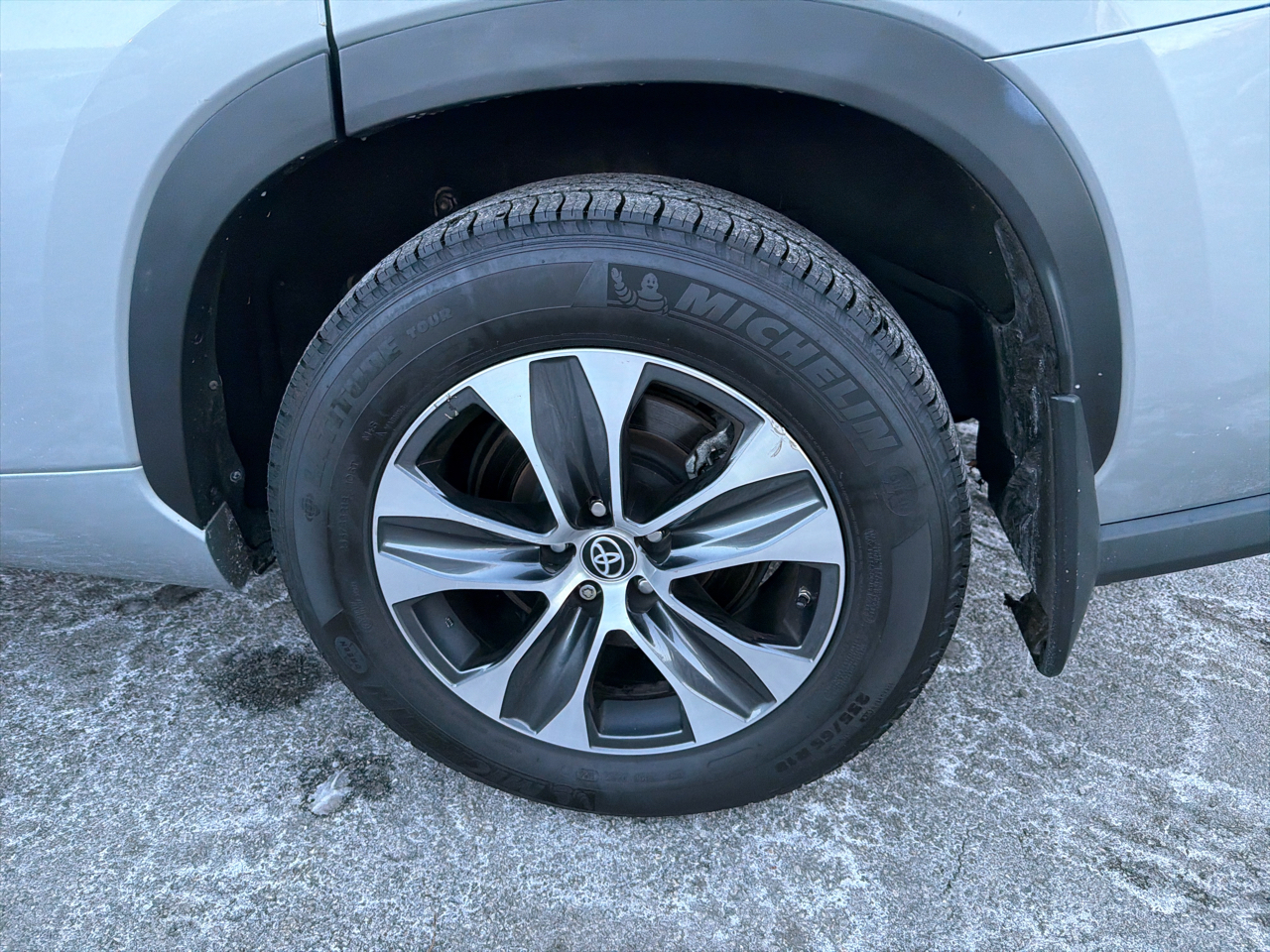 Toyota Highlander XLE AWD (Natl) 2022