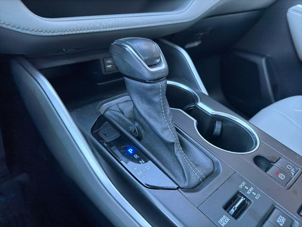 Toyota Highlander XLE AWD (Natl) 2022