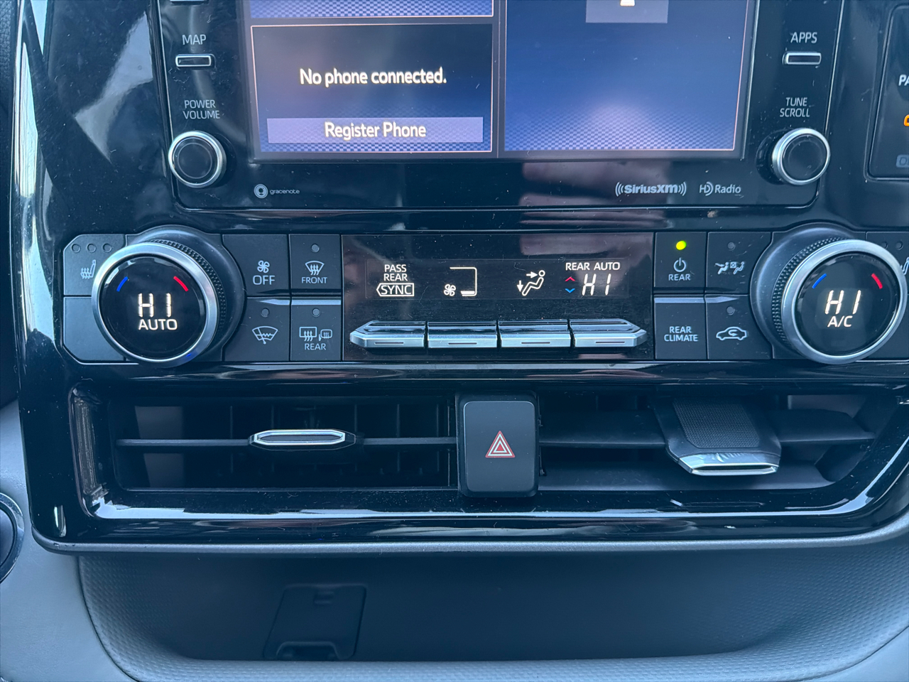 Toyota Highlander XLE AWD (Natl) 2022