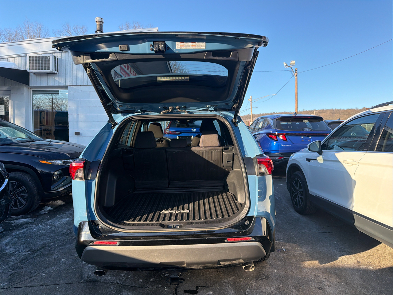 Toyota RAV4 Hybrid SE AWD (Natl) 2022