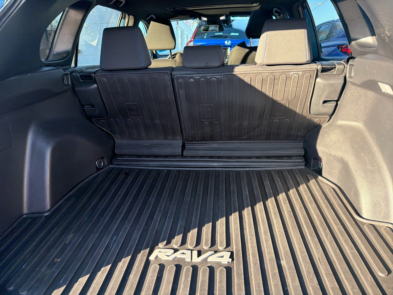 Toyota RAV4 Hybrid SE AWD (Natl) 2022