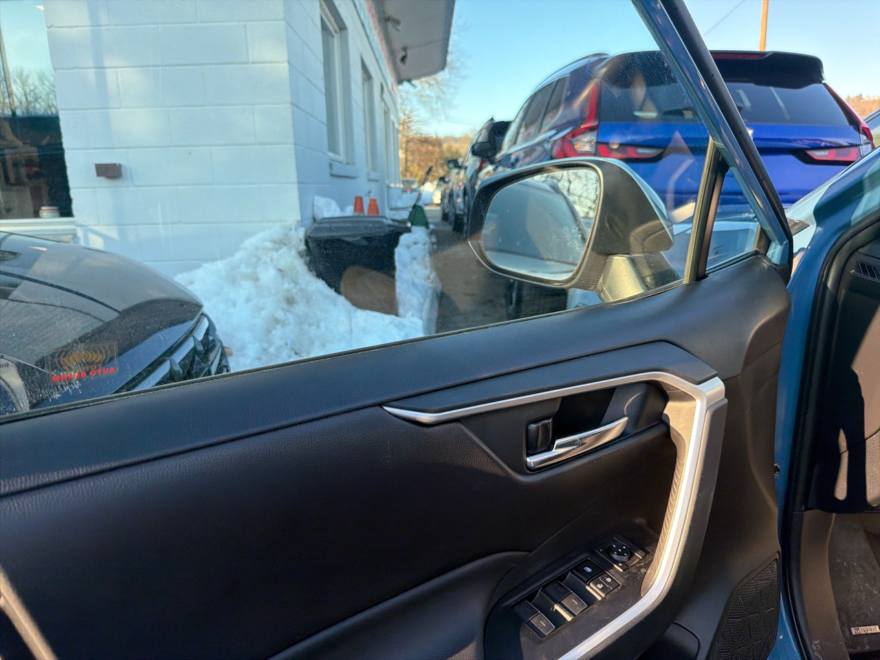 Toyota RAV4 Hybrid SE AWD (Natl) 2022