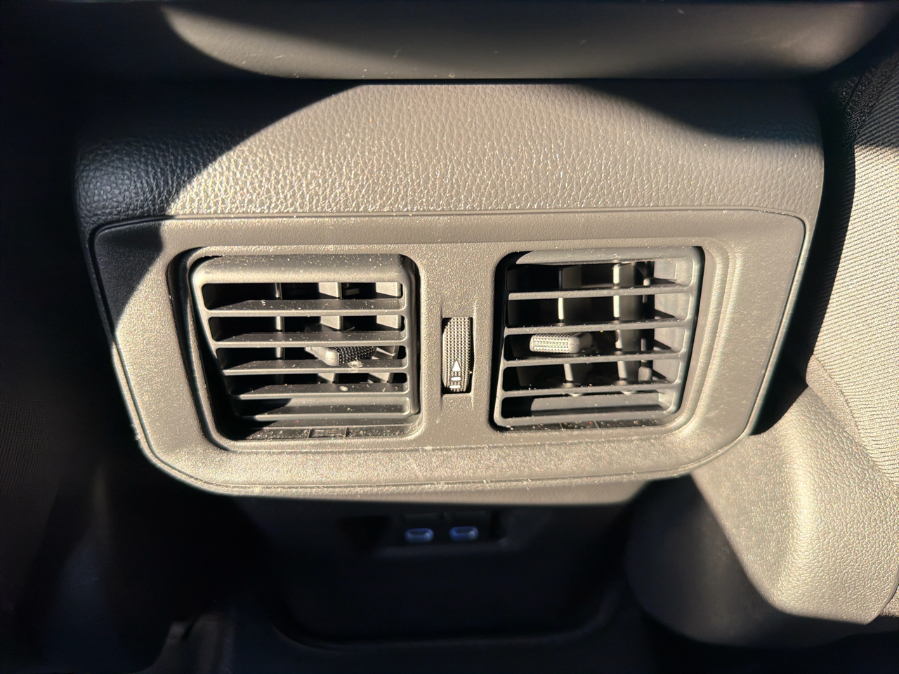 Toyota RAV4 Hybrid SE AWD (Natl) 2022