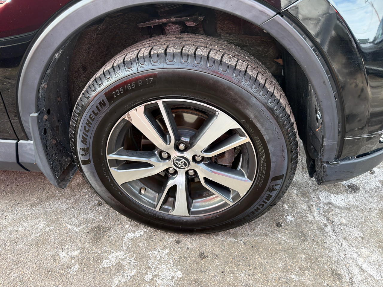 Toyota RAV4 XLE AWD (Natl) 2017