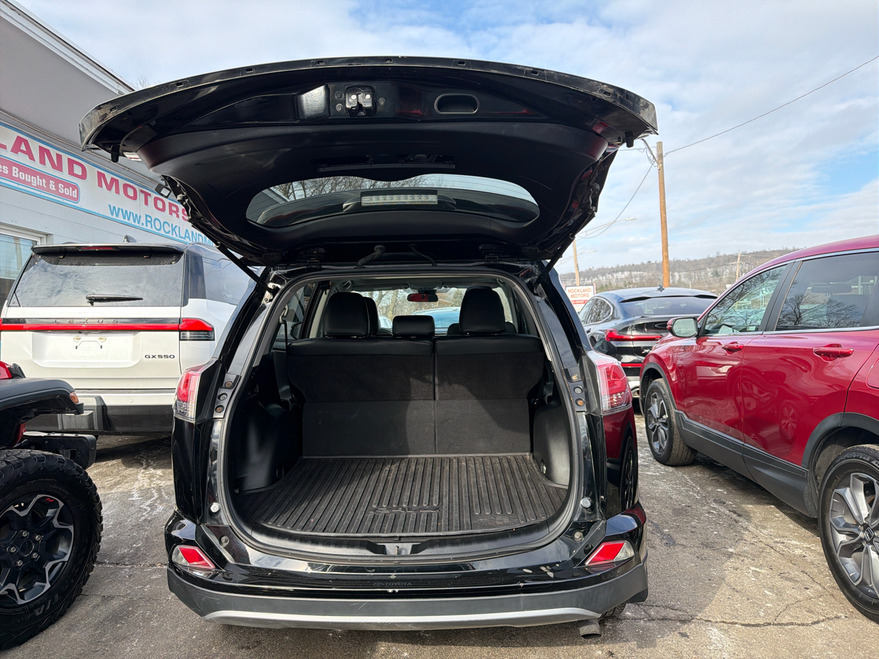 Toyota RAV4 XLE AWD (Natl) 2017