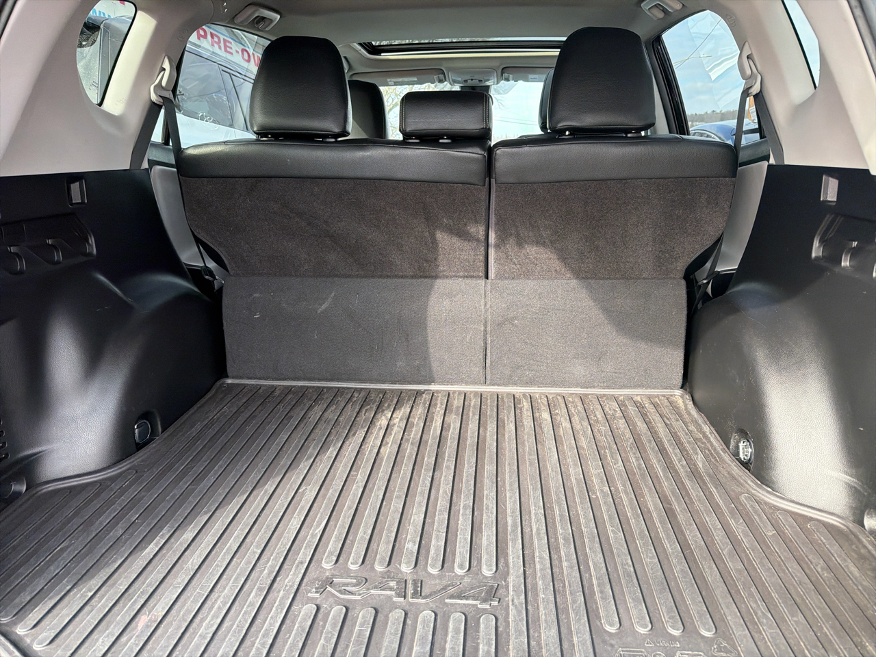 Toyota RAV4 XLE AWD (Natl) 2017