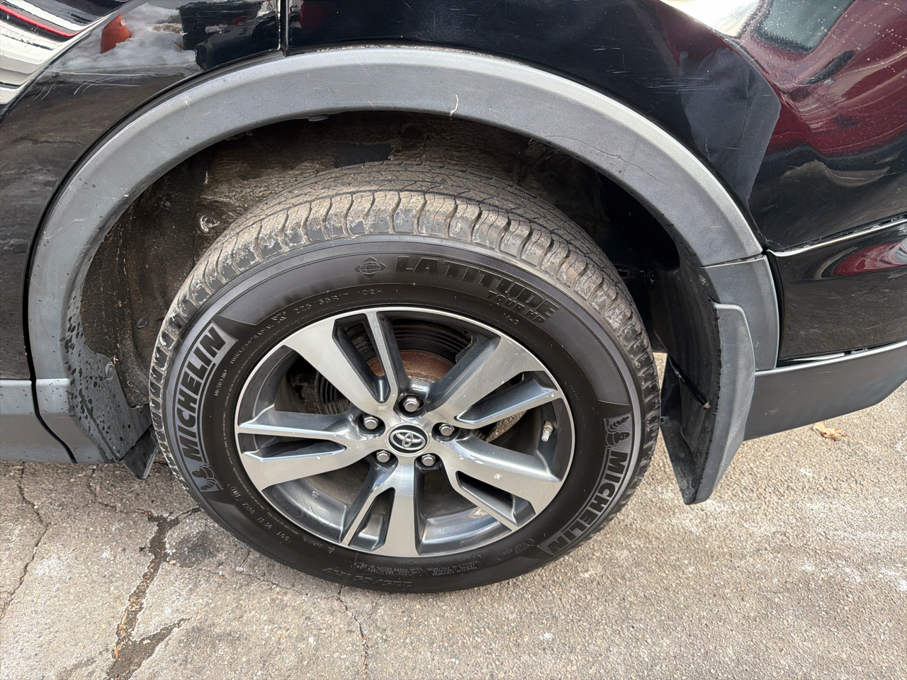 Toyota RAV4 XLE AWD (Natl) 2017