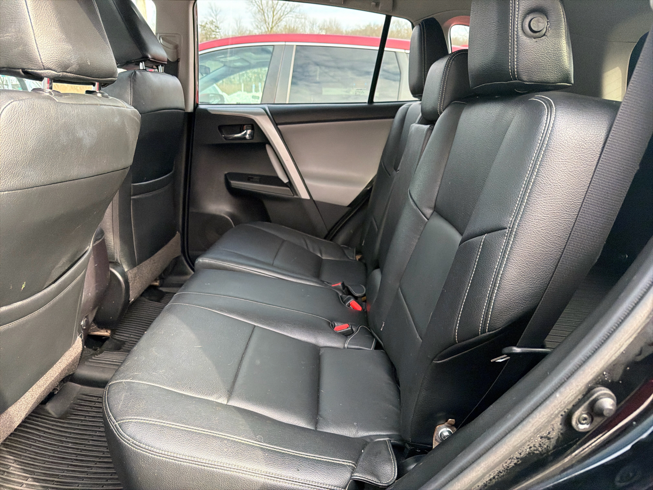 Toyota RAV4 XLE AWD (Natl) 2017