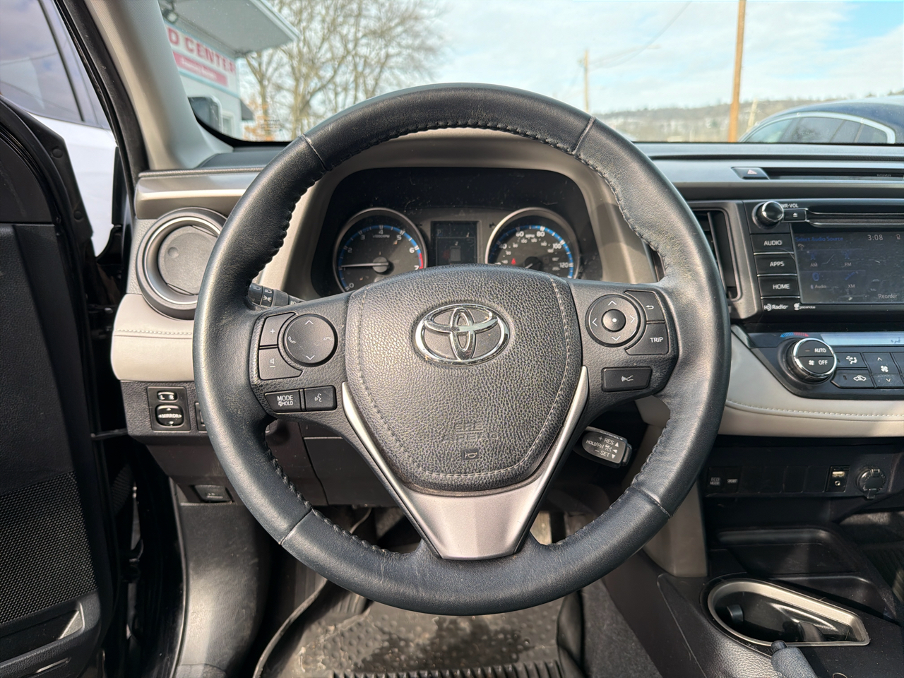 Toyota RAV4 XLE AWD (Natl) 2017