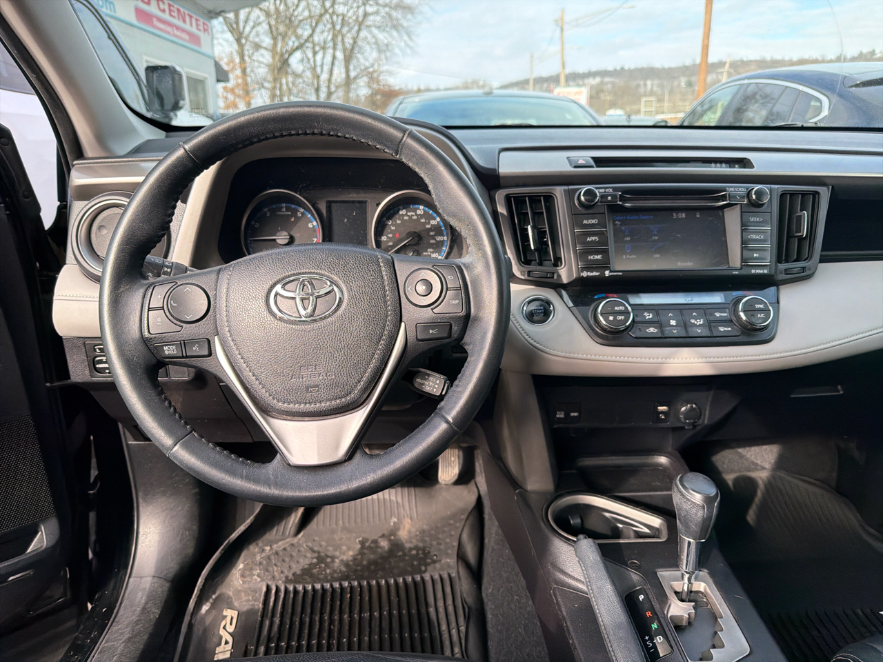 Toyota RAV4 XLE AWD (Natl) 2017